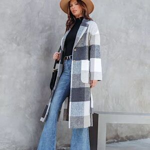 Vici England Pocketed Plaid Coat